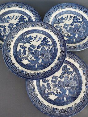 Set of 4 Vintage Churchill Blue Willow Dinner Plates 10.25" England
